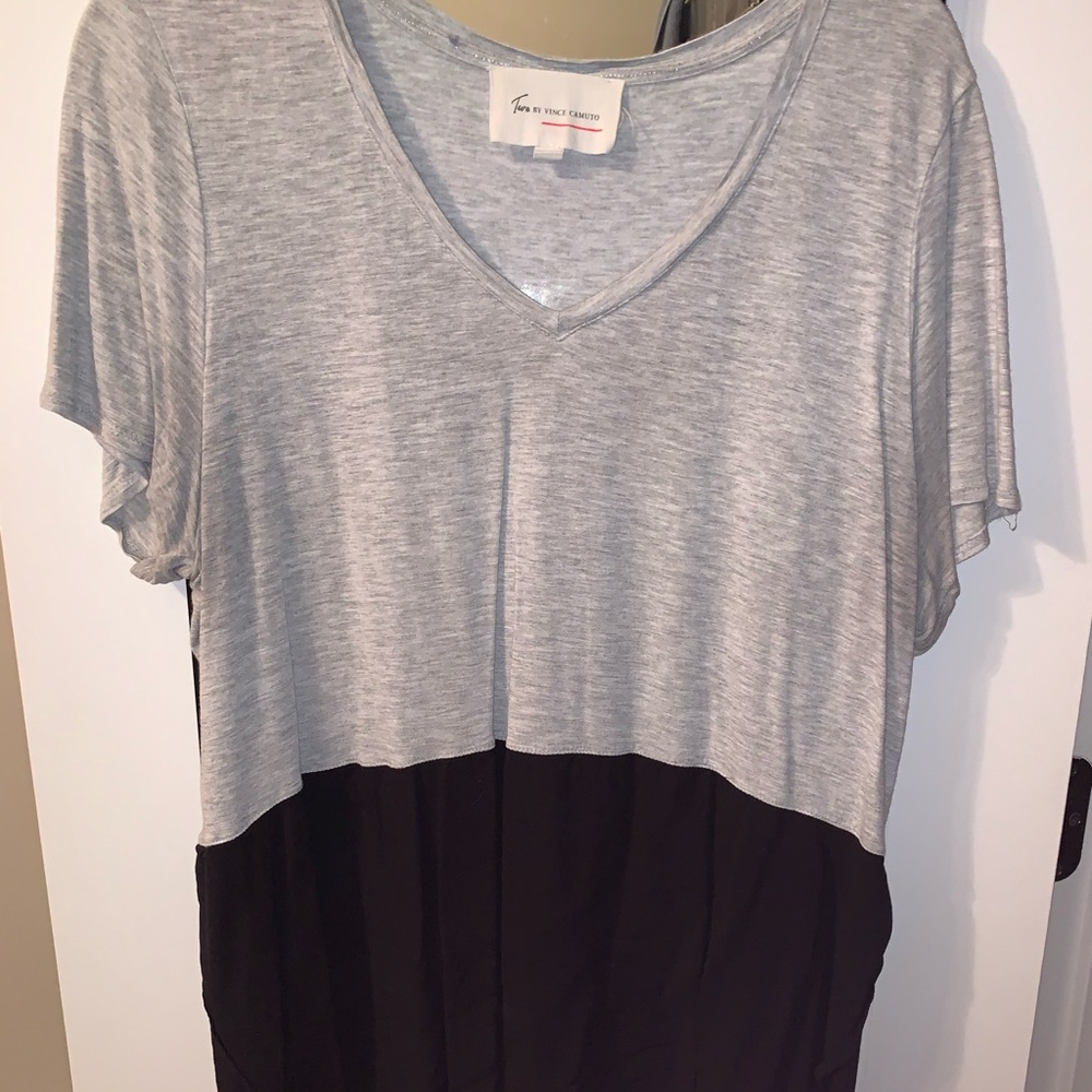 Two-toned short sleeve top